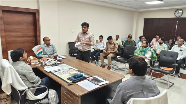 CS Sarane में नव भारत साक्षरता परीक्षा का आयोजन किया जा रहा है।