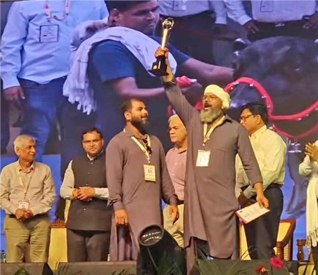 नेशनल मिल्किंग कॉम्पिटिशन में अली डेयरी फॉर्म की भैंस तीसरे स्थान पर, एक दिन में दिया 22.3 लीटर दूध